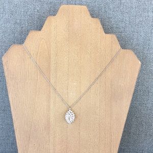Silver diamond necklace crystals that sparkle